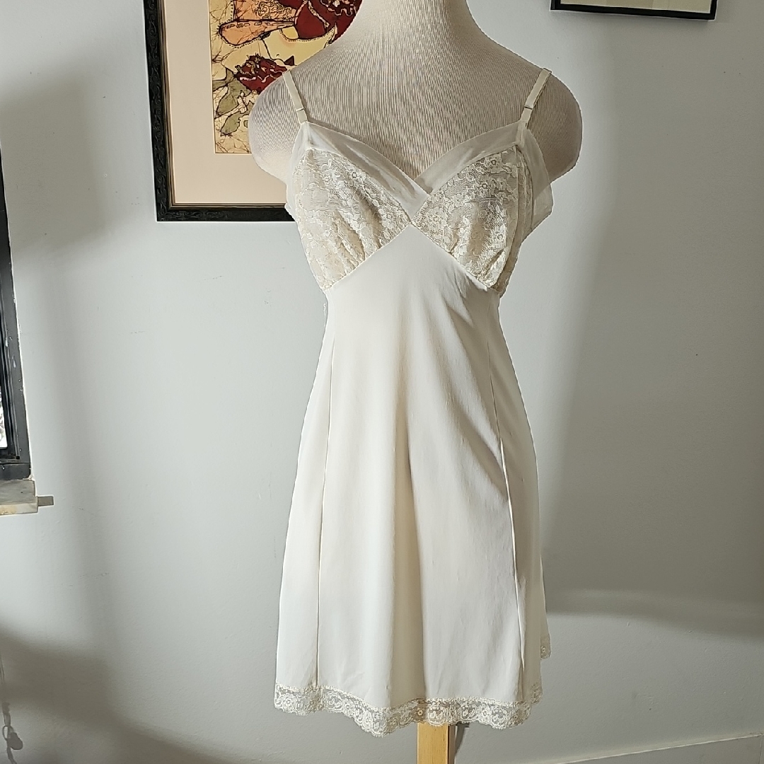 Elegant White Lace Vintag Slip Dress By Vam Roalte Size 36